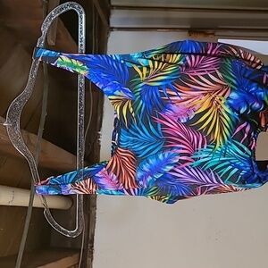 NWT Swimsuits For All Top
